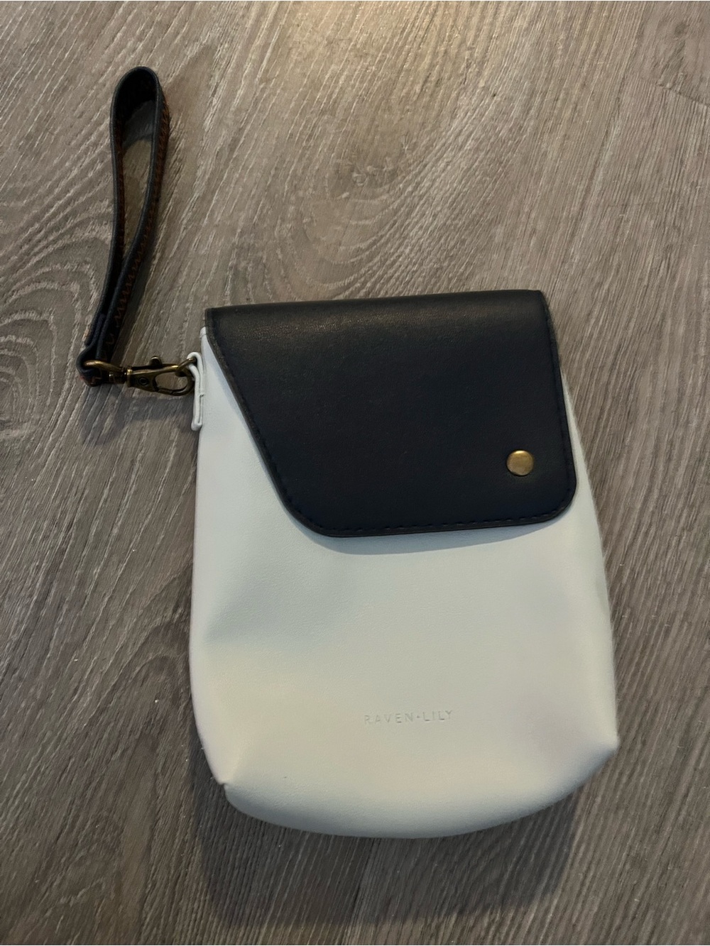 Raven + Lily Navy & Lt Blue Faux Leather Wristlet with bronze Snap